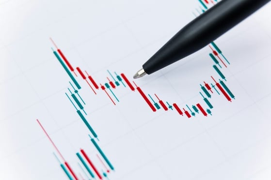 women-hand-and-graph-chart